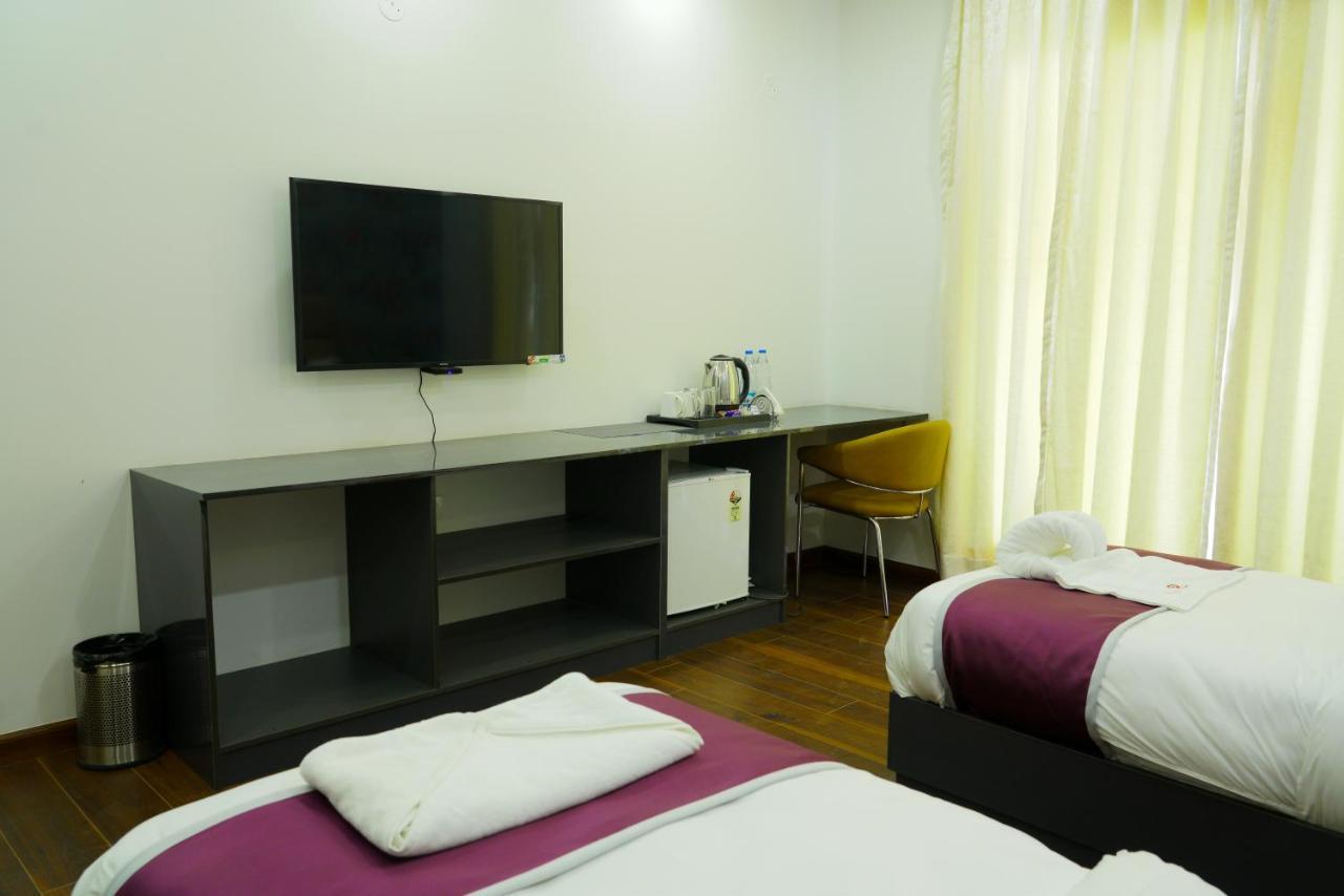 Lime Tree Hotel Pulkit Gurgaon-Artemis Hospital, Nearest Metro Huda City Centre 외부 사진